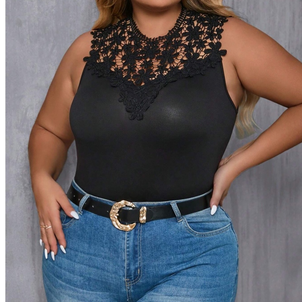 Plus Floral lace Sleeveless Fitted Bodysuit